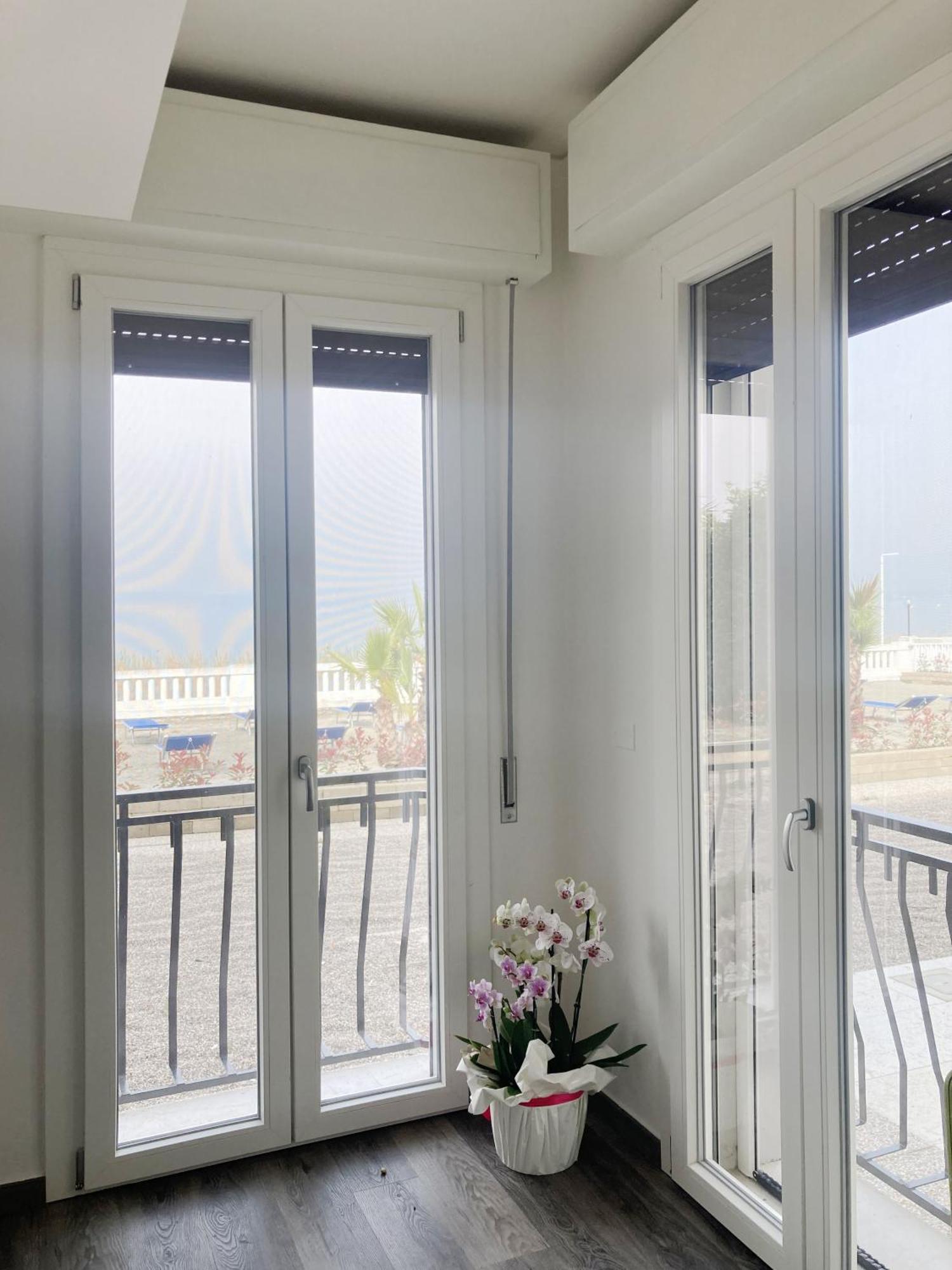 Hotel Villa Trieste Sirmione Exterior photo